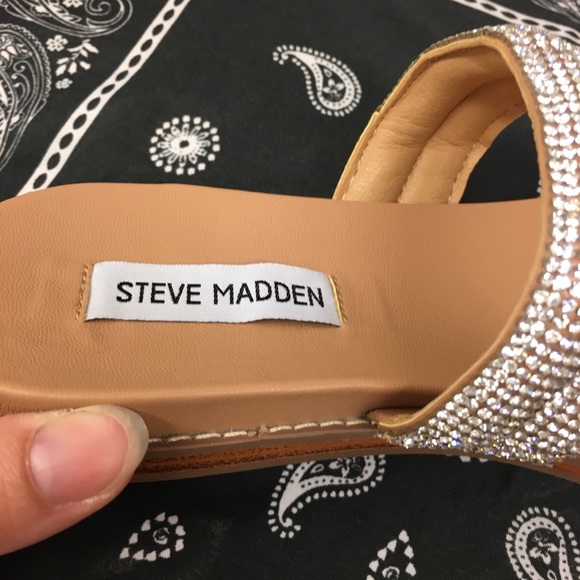 💎Steve Maddens double band rhinestone Sand… - Picture 5 of 10